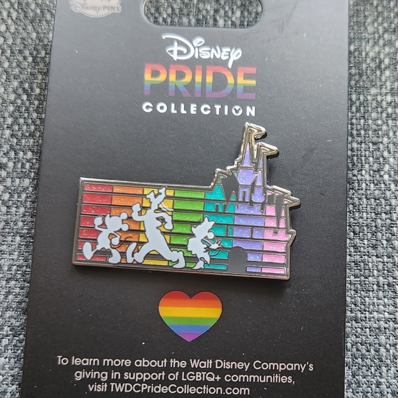 DISNEY Pride Tumbler and Pin - Picture 4 of 4